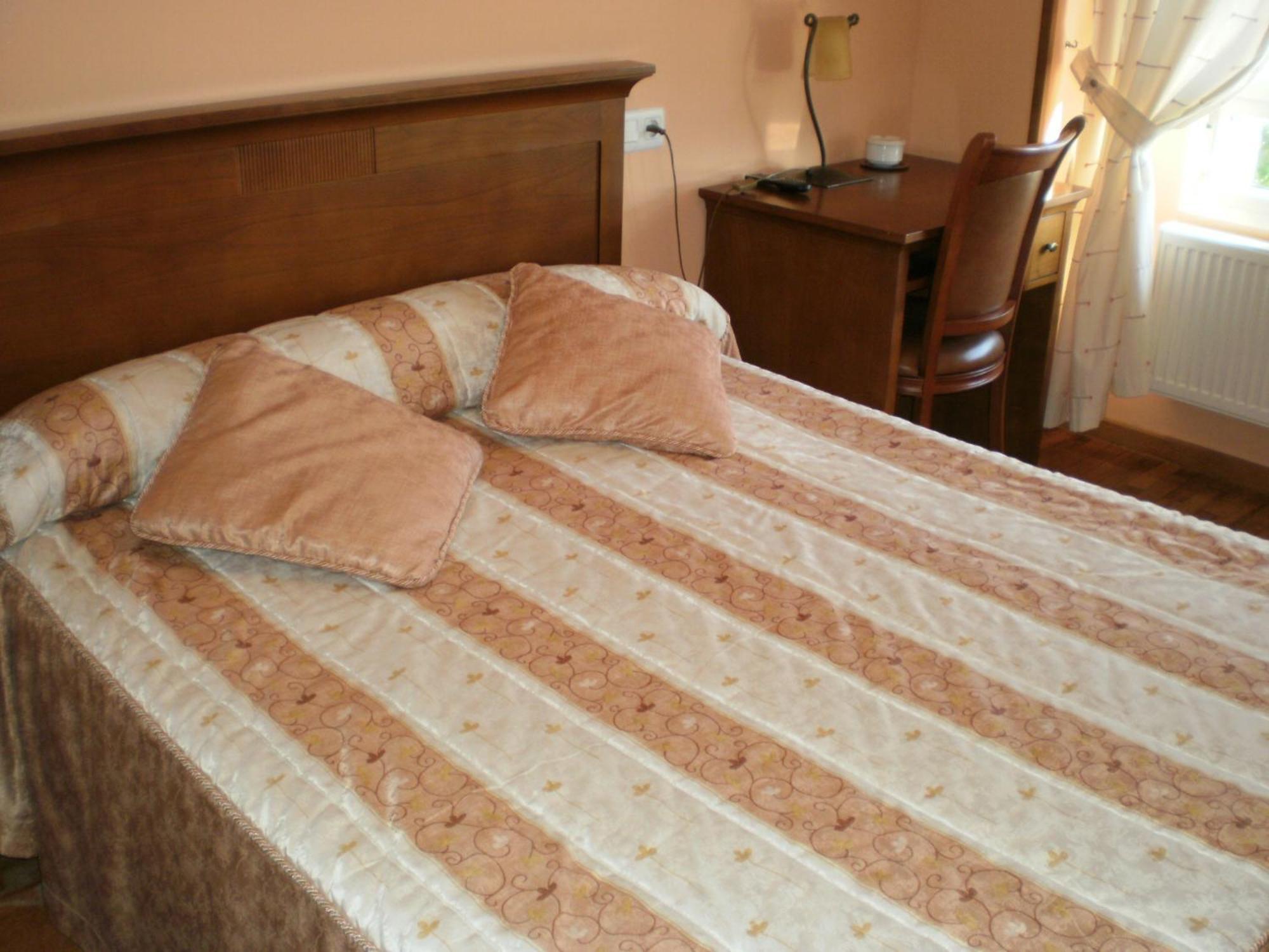 Hotel Los 14 Pravia Værelse billede