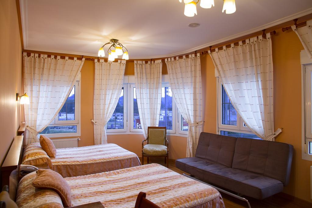 Hotel Los 14 Pravia Eksteriør billede