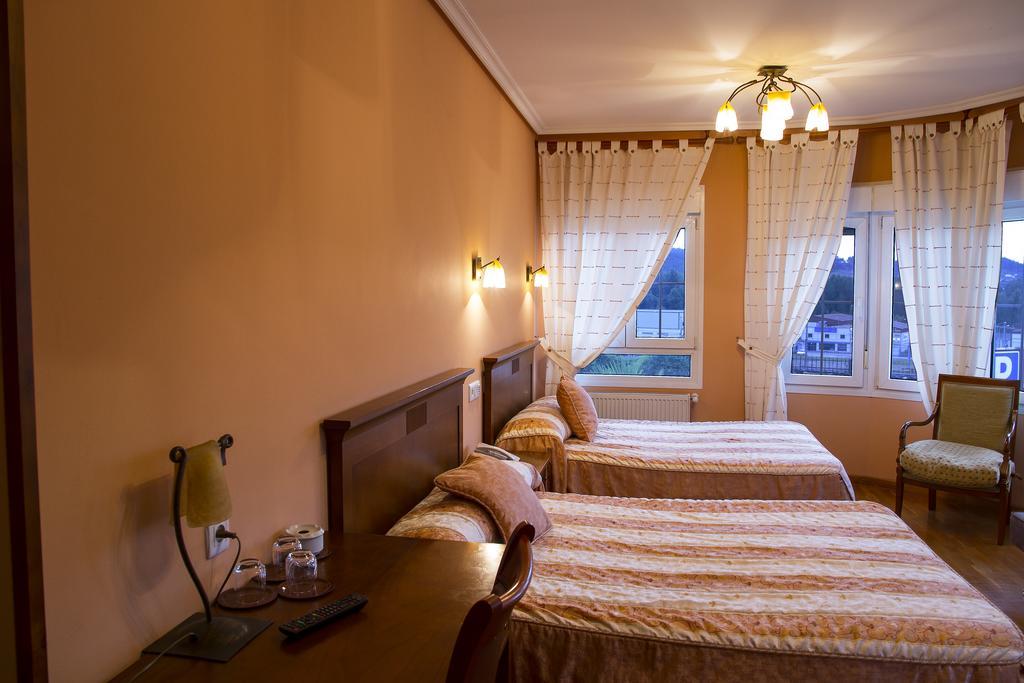 Hotel Los 14 Pravia Eksteriør billede