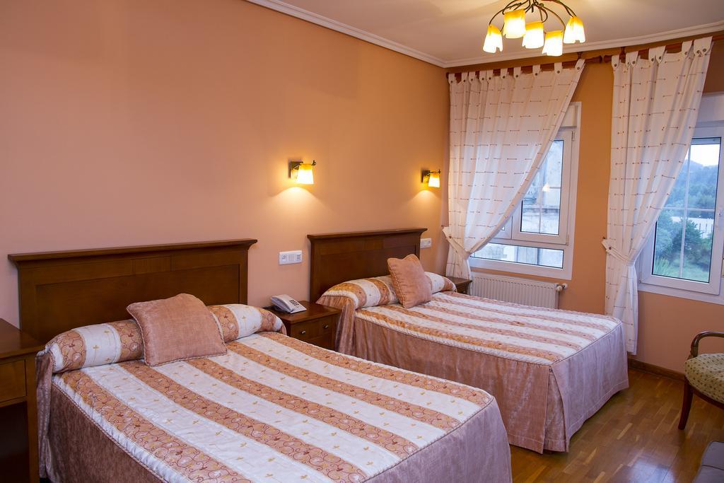 Hotel Los 14 Pravia Eksteriør billede