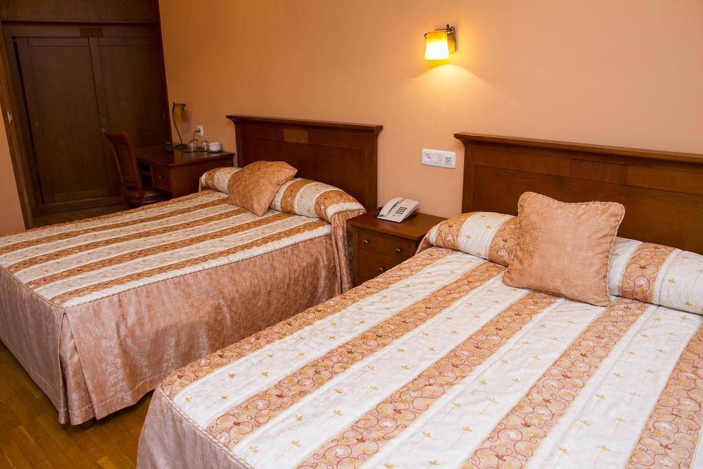 Hotel Los 14 Pravia Eksteriør billede
